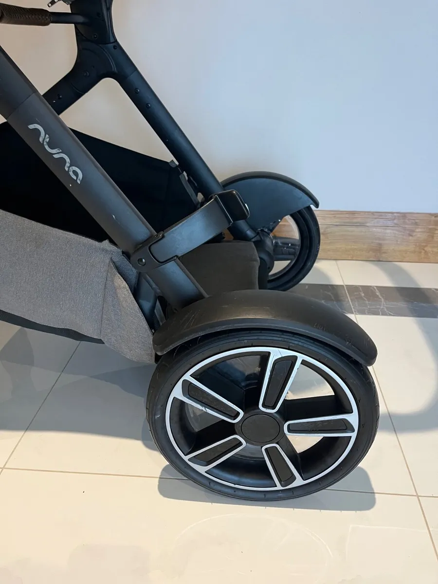 Nuna Double Single pram / buggy - Image 2