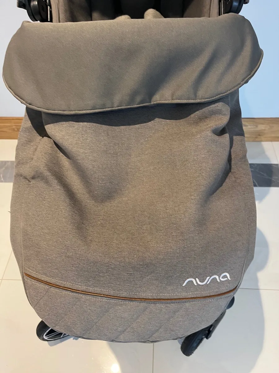 Nuna Double Single pram / buggy - Image 4