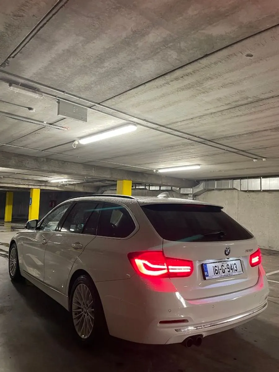 2016 BMW 3 Series - Image 4