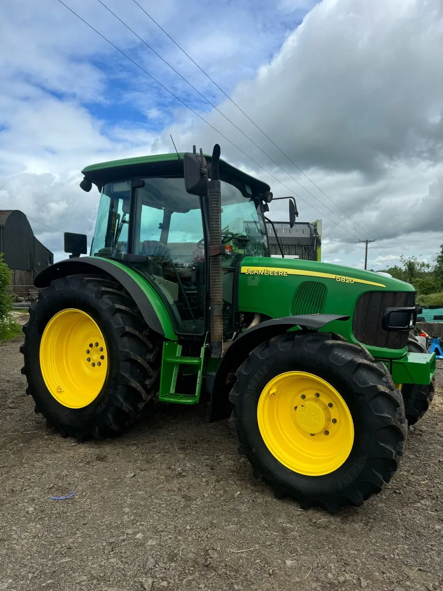 John Deere 5820 - Image 2