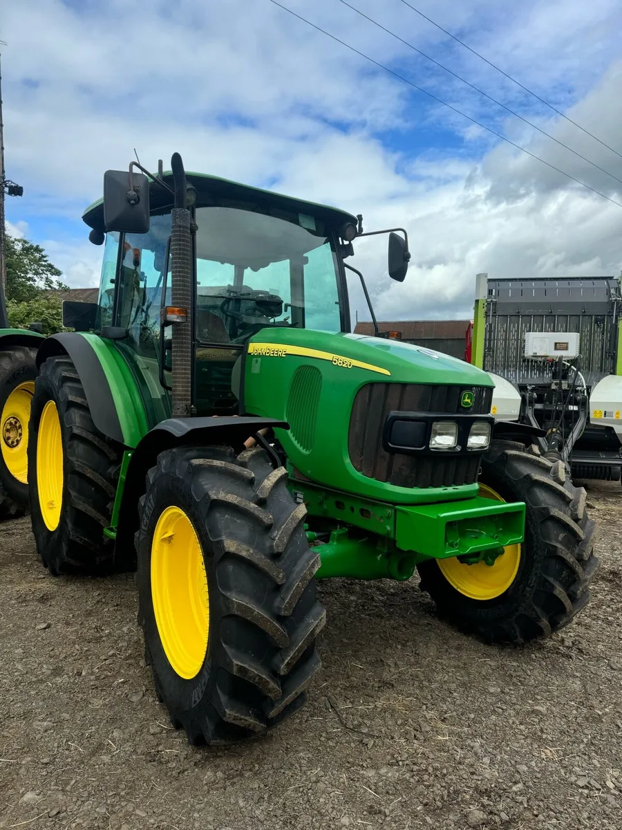 John Deere 5820 - Image 3
