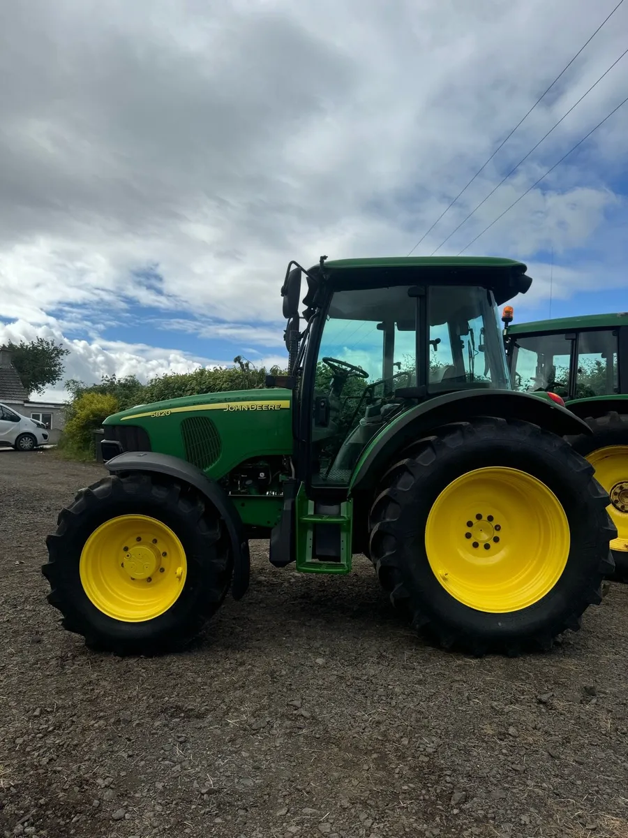 John Deere 5820 - Image 4