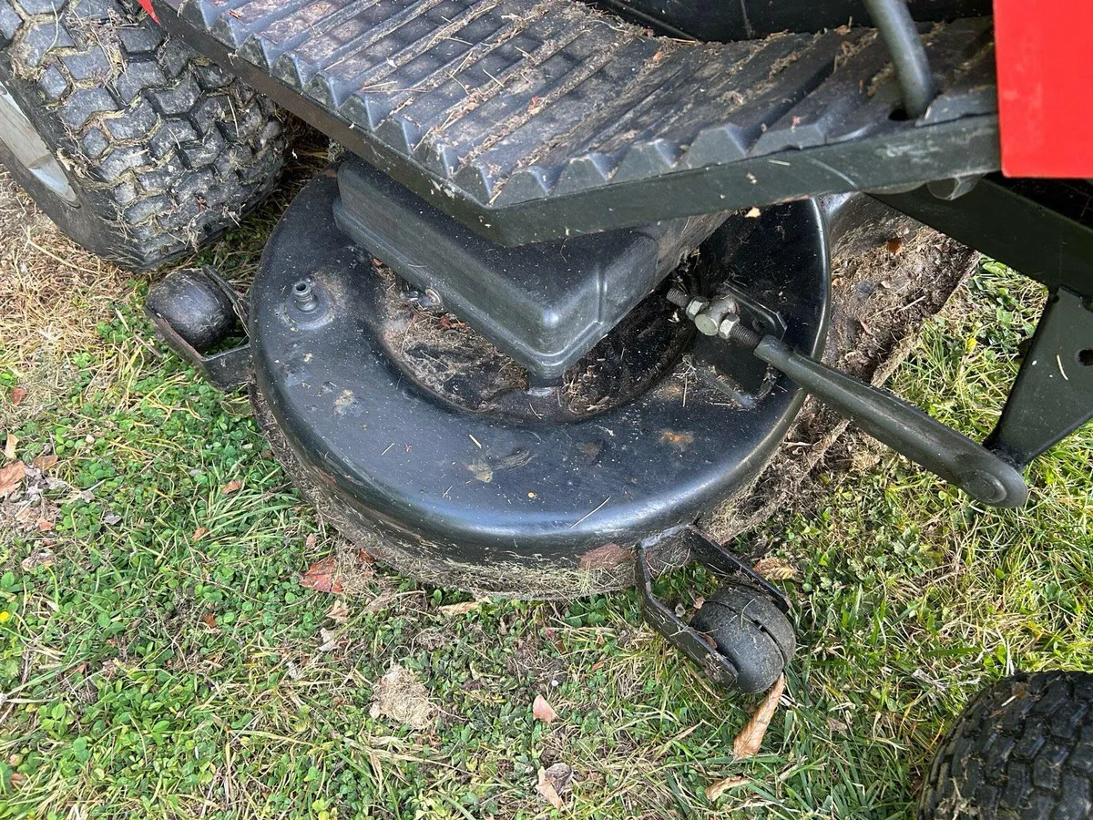 Ride on Lawnmower - Image 2