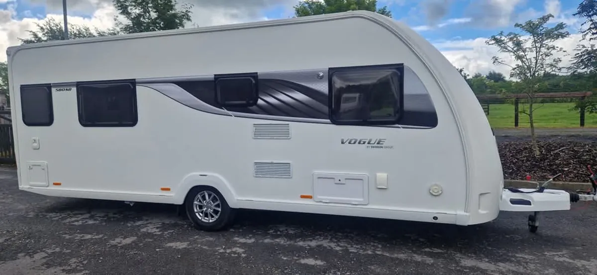 Swift Vouge 580 Island Bed Caravan - Image 1