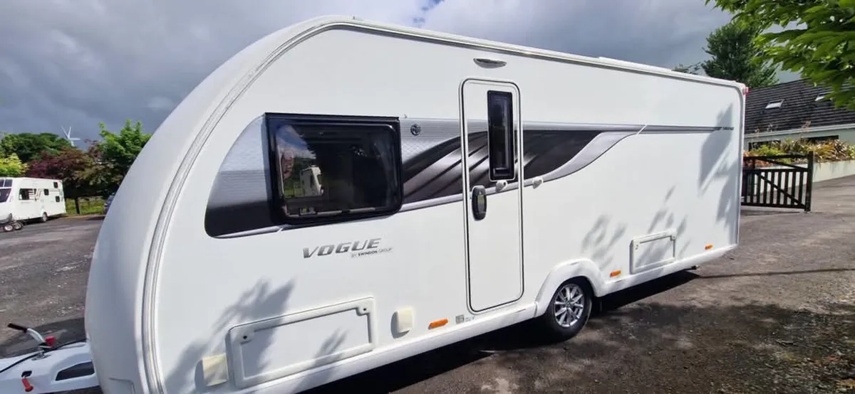 Swift Vouge 580 Island Bed Caravan - Image 3