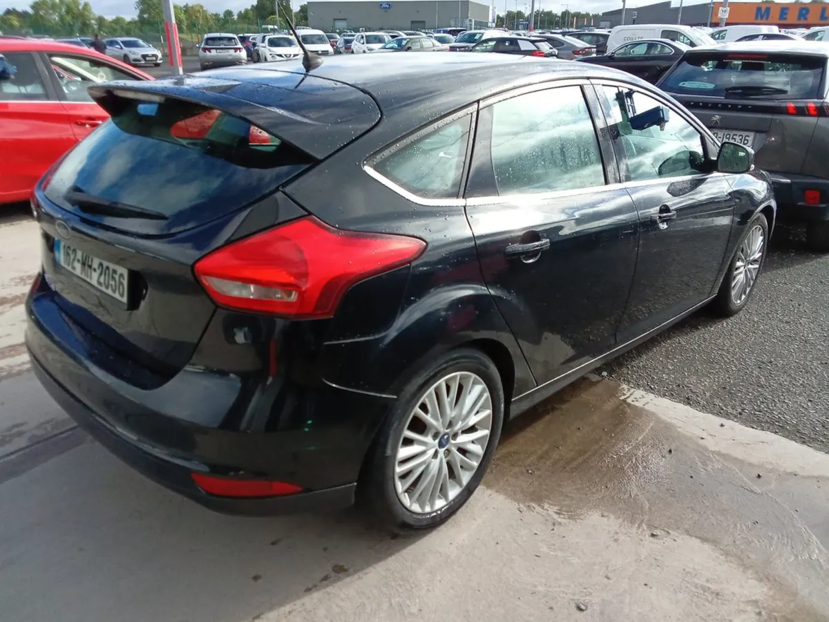 Ford Focus 1.5 Tdci Zetec 120PS - Image 4