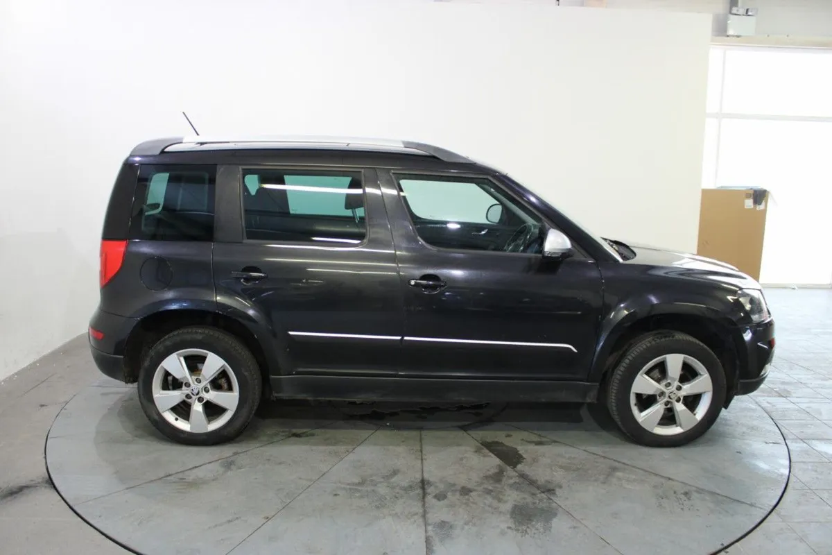 Skoda Yeti 2.0 TDI 110HP Outdoor 2WD Sunroof - Image 4