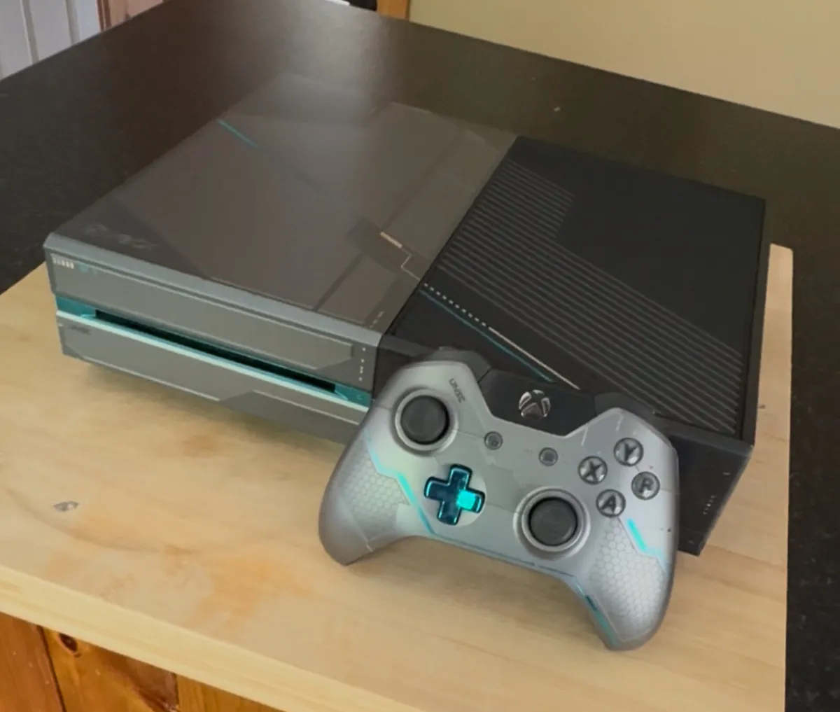 Boxed Xbox one, Halo 5 limited edition - Image 1