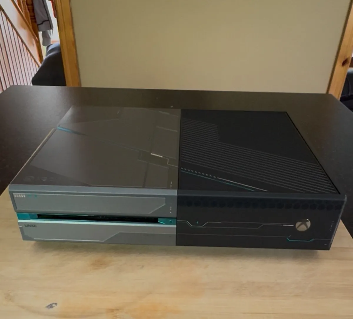 Boxed Xbox one, Halo 5 limited edition - Image 3