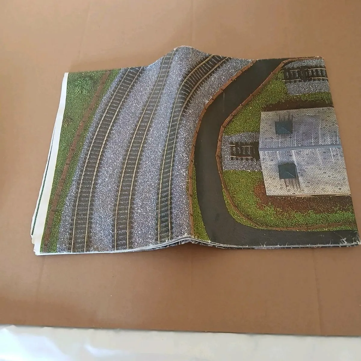NEW HORNBY  TRACK MAT - Image 3