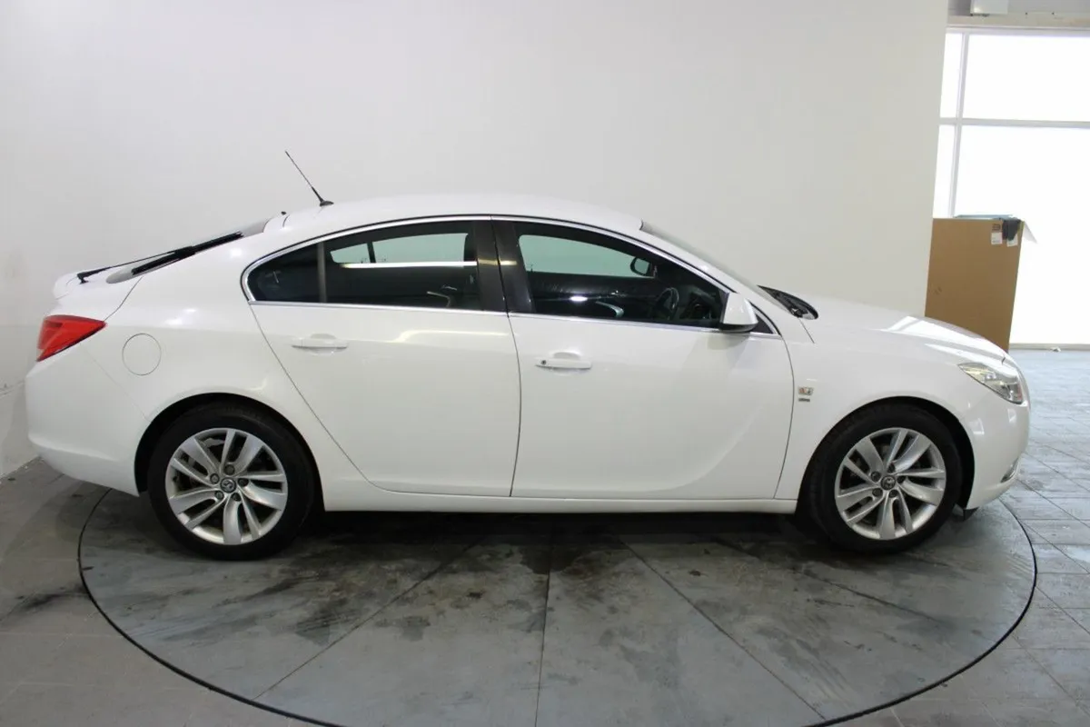 Vauxhall Insignia Insignia 2.0 Cdti SRI 160BHP 5D - Image 3