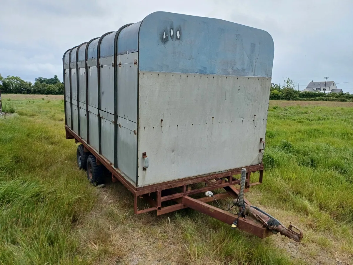 Cattle trailer - Image 1