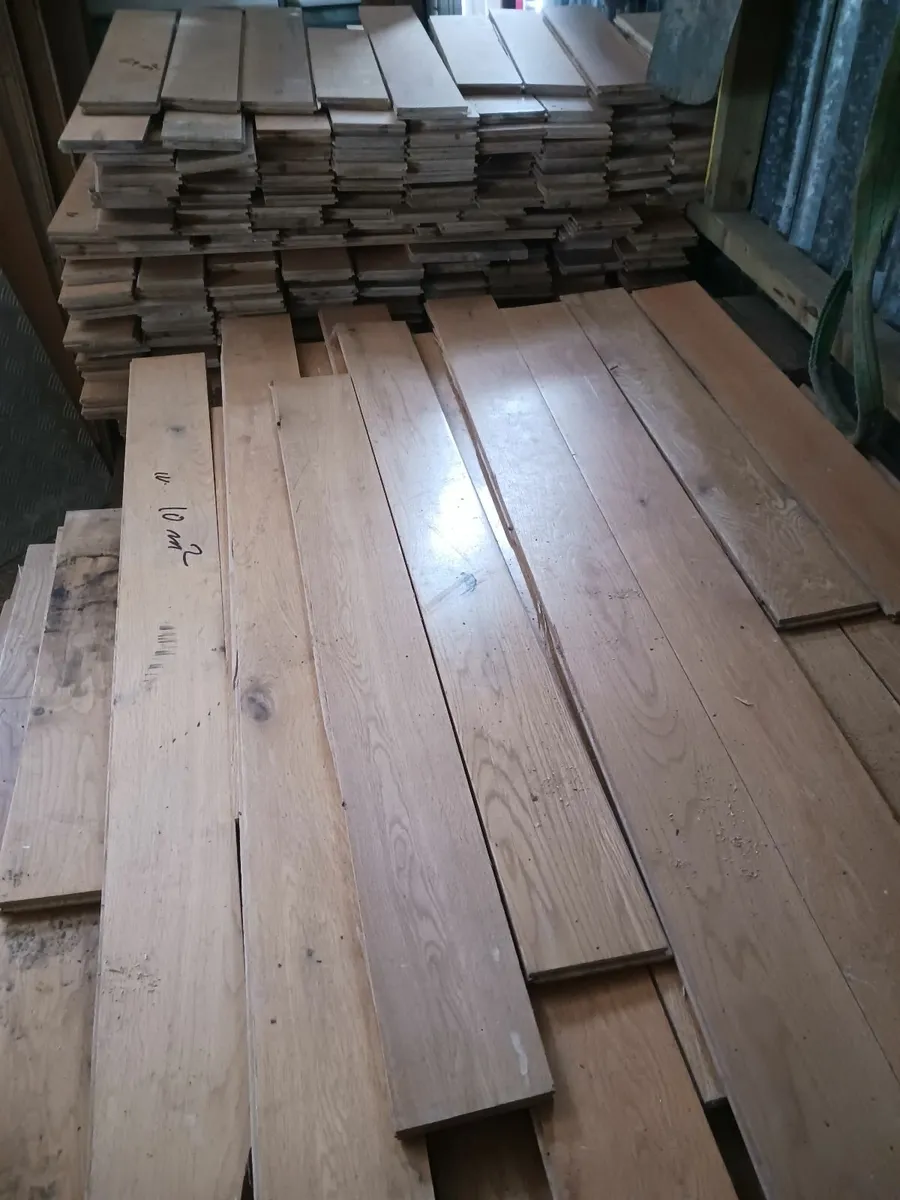 Oak flooring - Image 1
