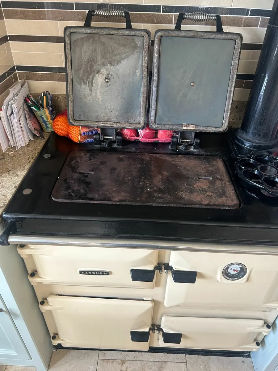 Rayburn oil fired range - Image 2