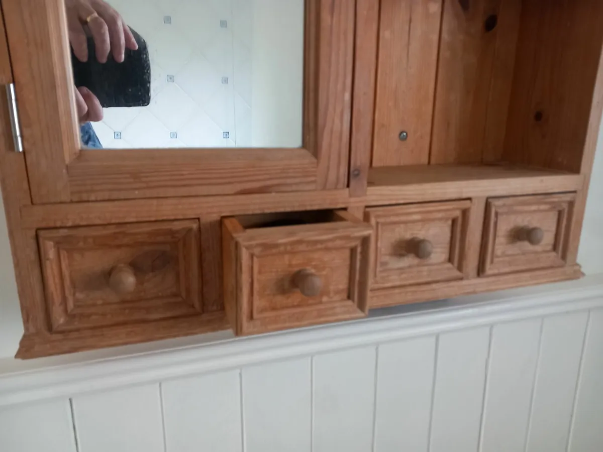 Bathroom cabinet - Image 1