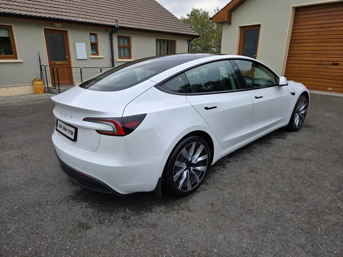 2024 Tesla Model 3 - Image 3