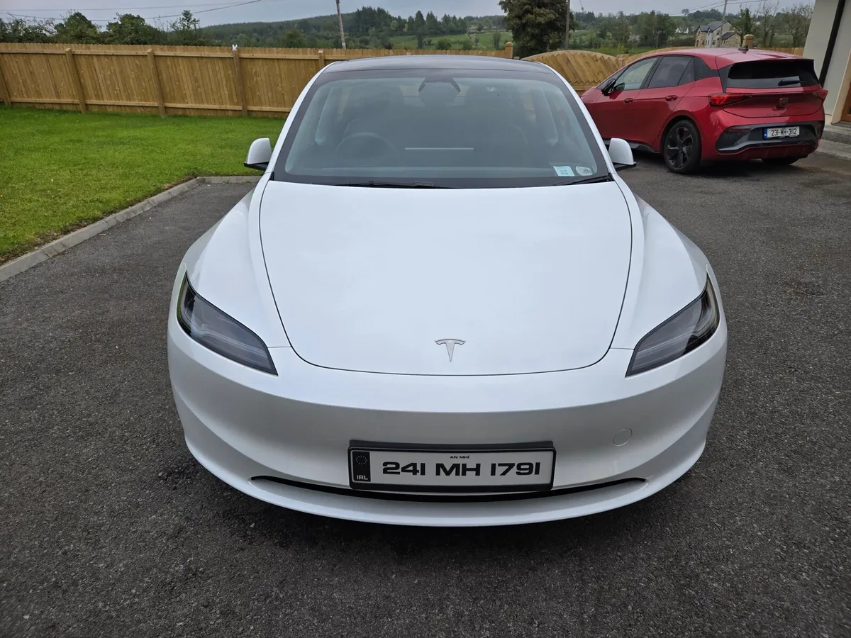 2024 Tesla Model 3 - Image 4