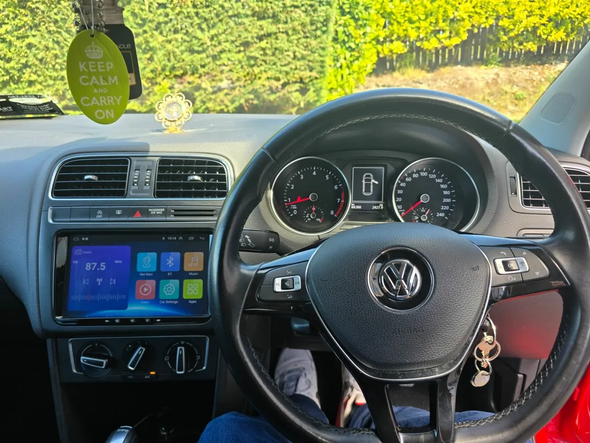 Volkswagen Polo 2016 - Image 2