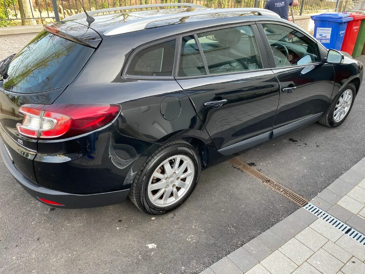 Renault Grand Megane 2011 - Image 2