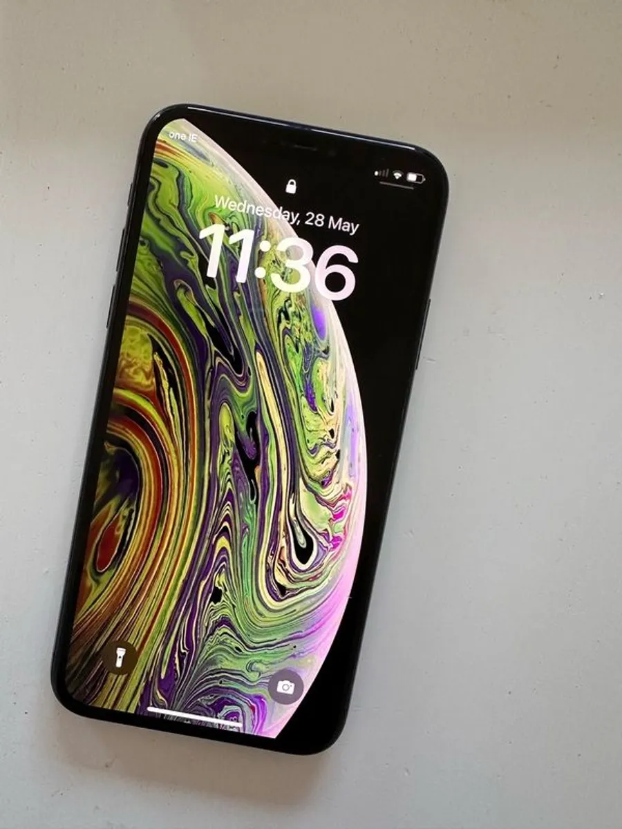 i phone XS - Image 1