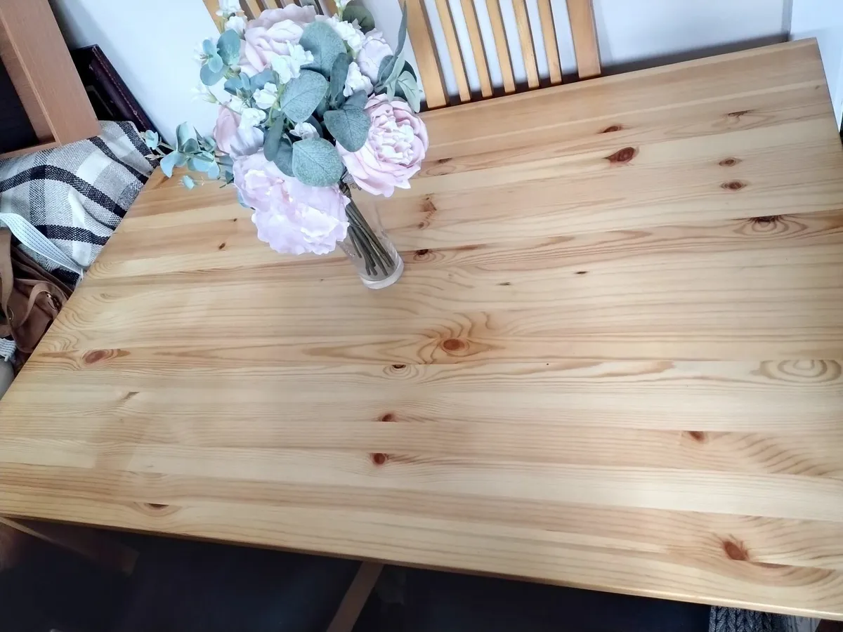 Solid wood kitchen table - Image 1