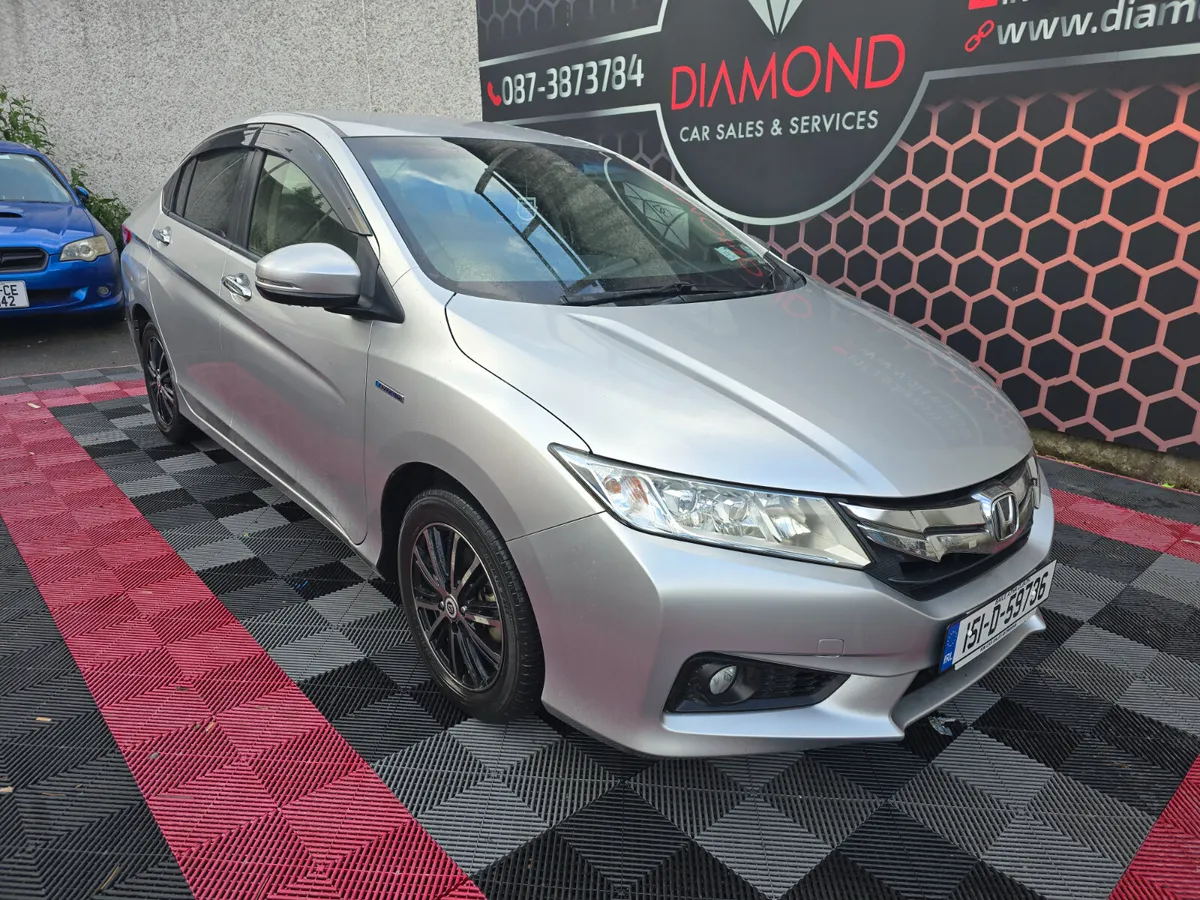 2015 HONDA GRACE AUTO NCT 07/26 - Image 1
