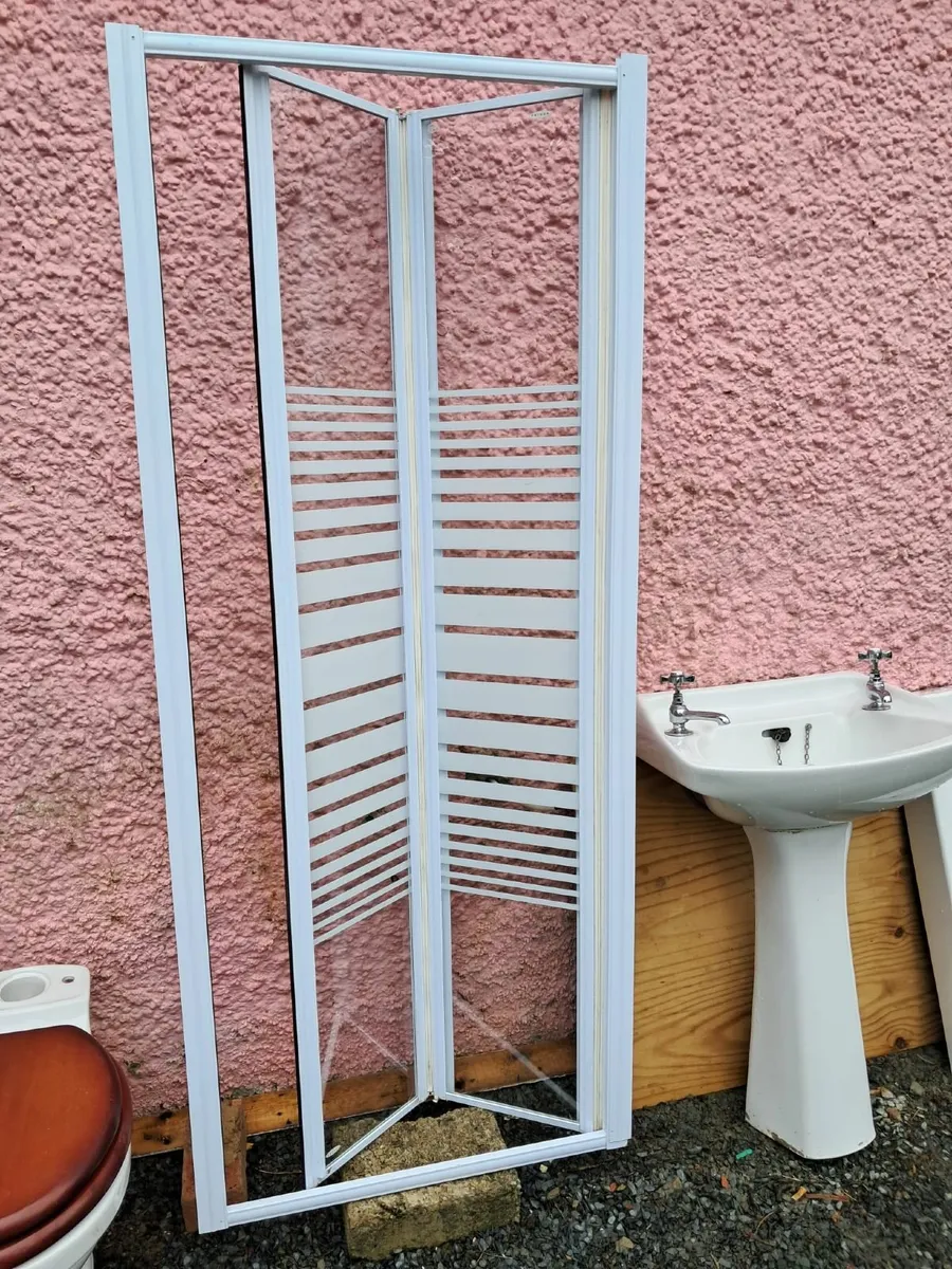 Shower tray, door, sink and toilet - Image 2
