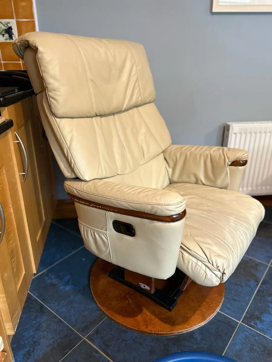 Recliner Chair - genuine leather - Image 1