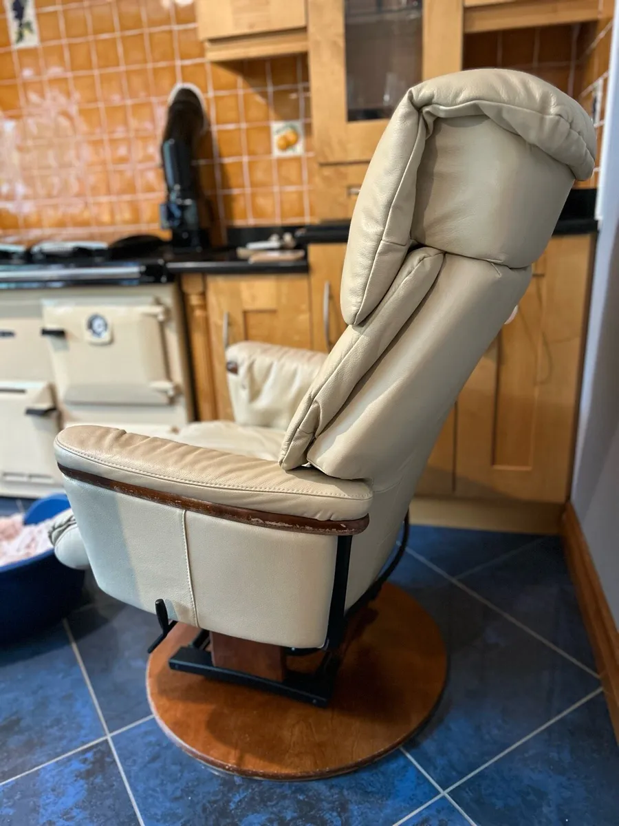 Recliner Chair - genuine leather - Image 2