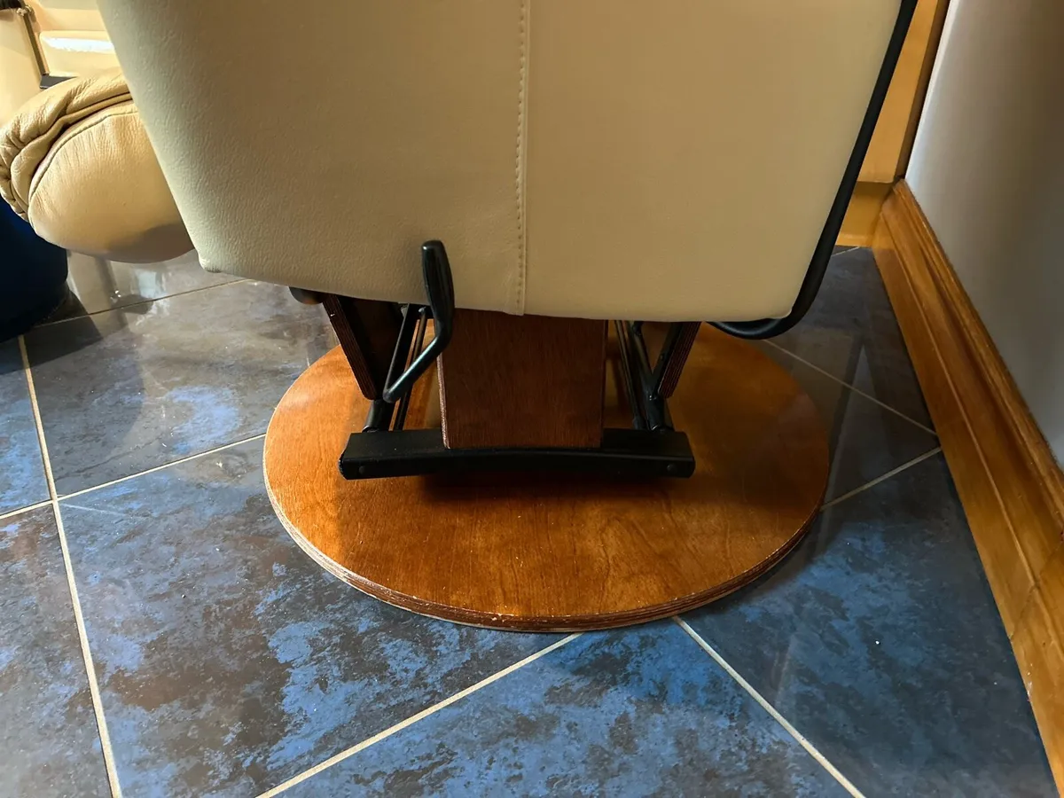 Recliner Chair - genuine leather - Image 3