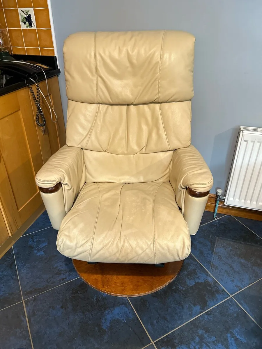 Recliner Chair - genuine leather - Image 4
