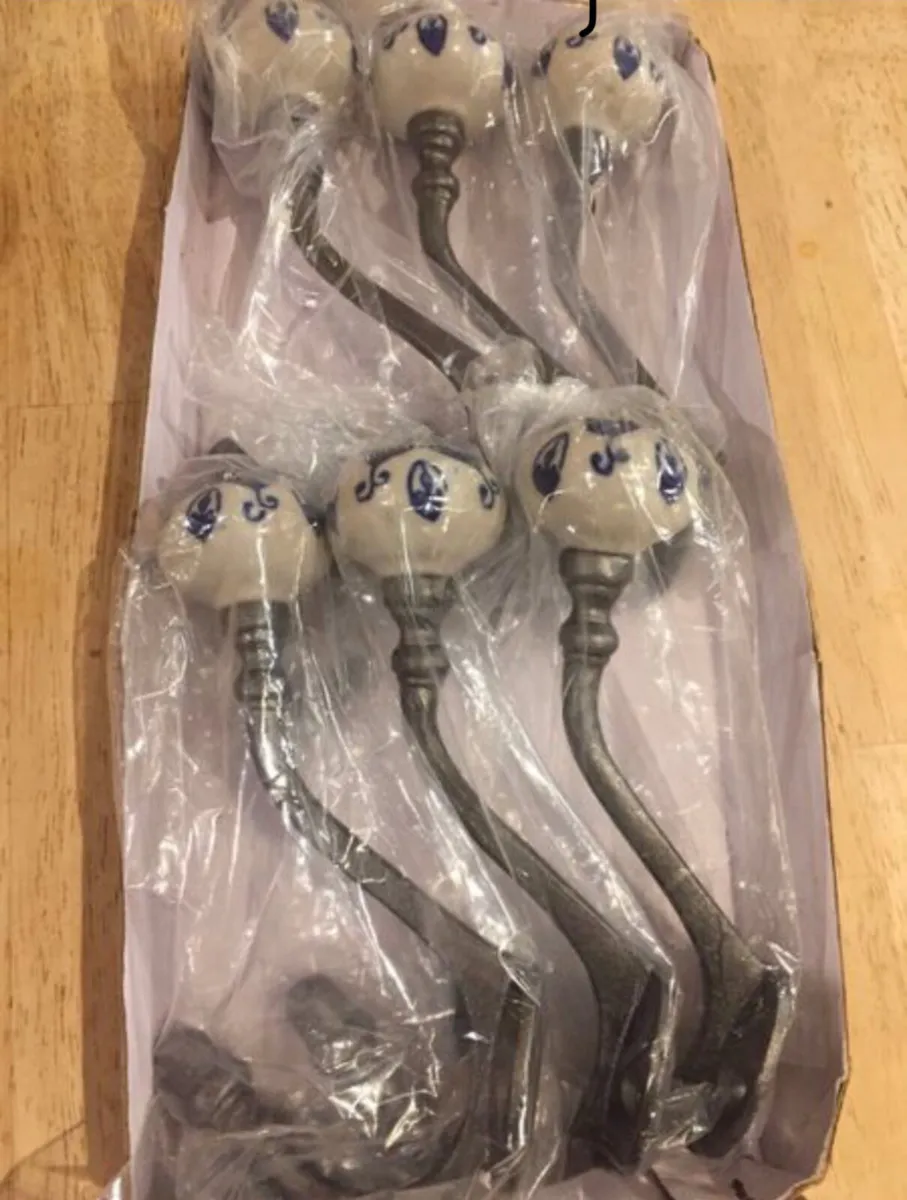 6 x Large Cast Iron Cost Clothes Hooks Retro NEW - Image 3