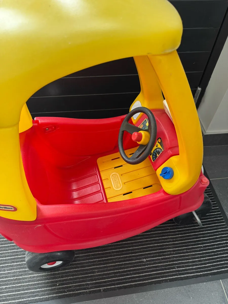 Little tykes car - Image 3