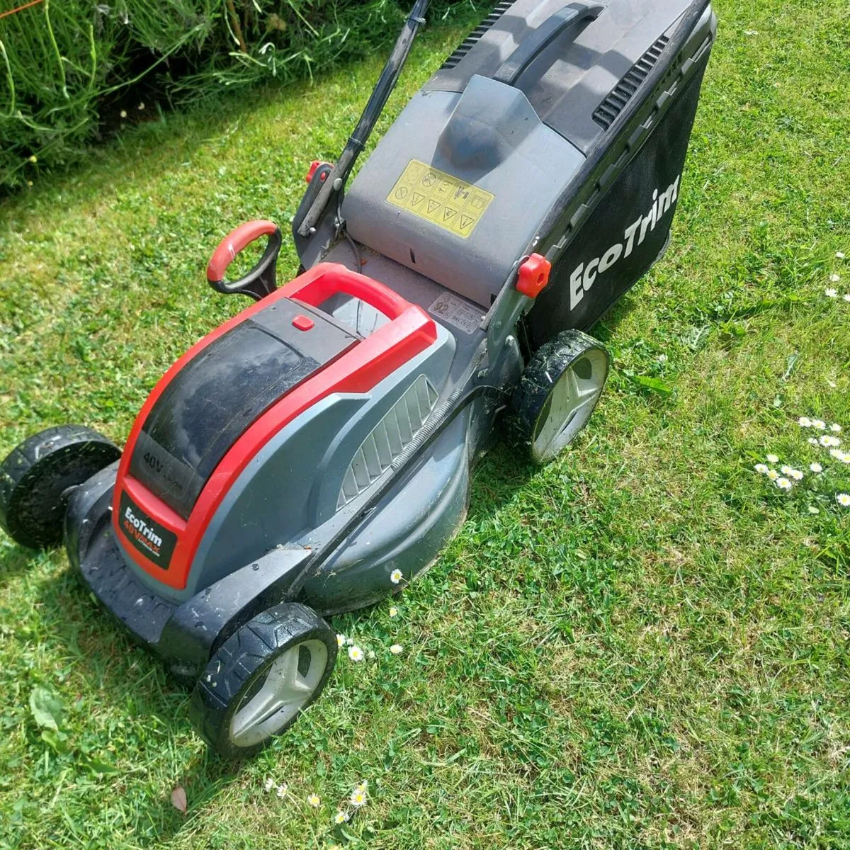 Battery lawnmower - Image 1