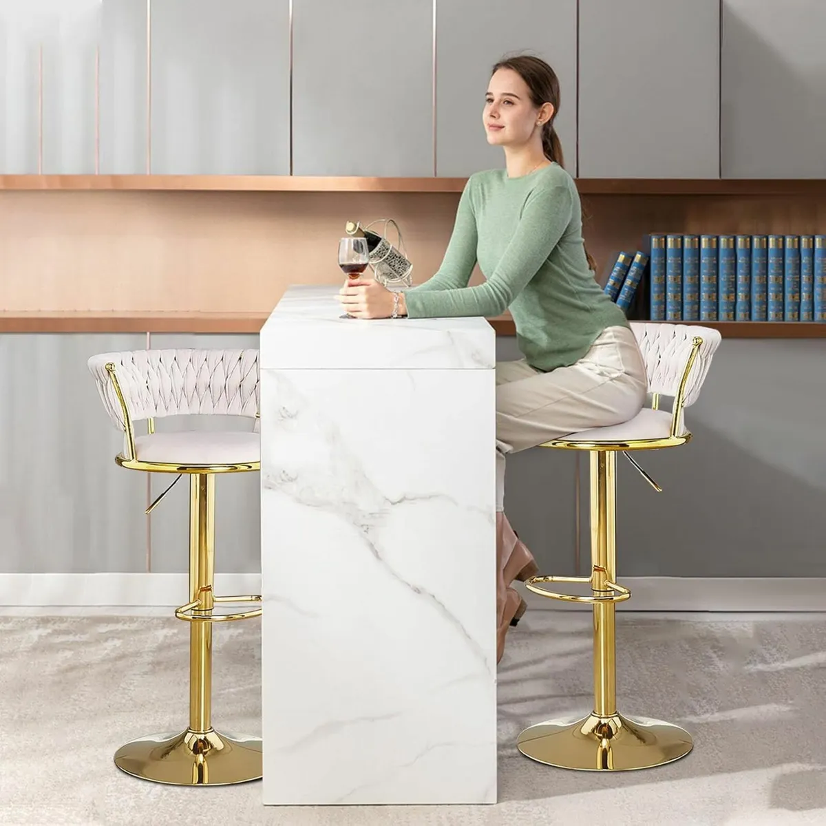 4 swivel bar stools - Image 3