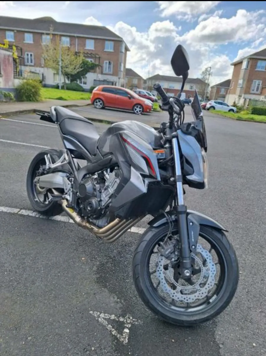 Honda CB650F 2015 - Image 2