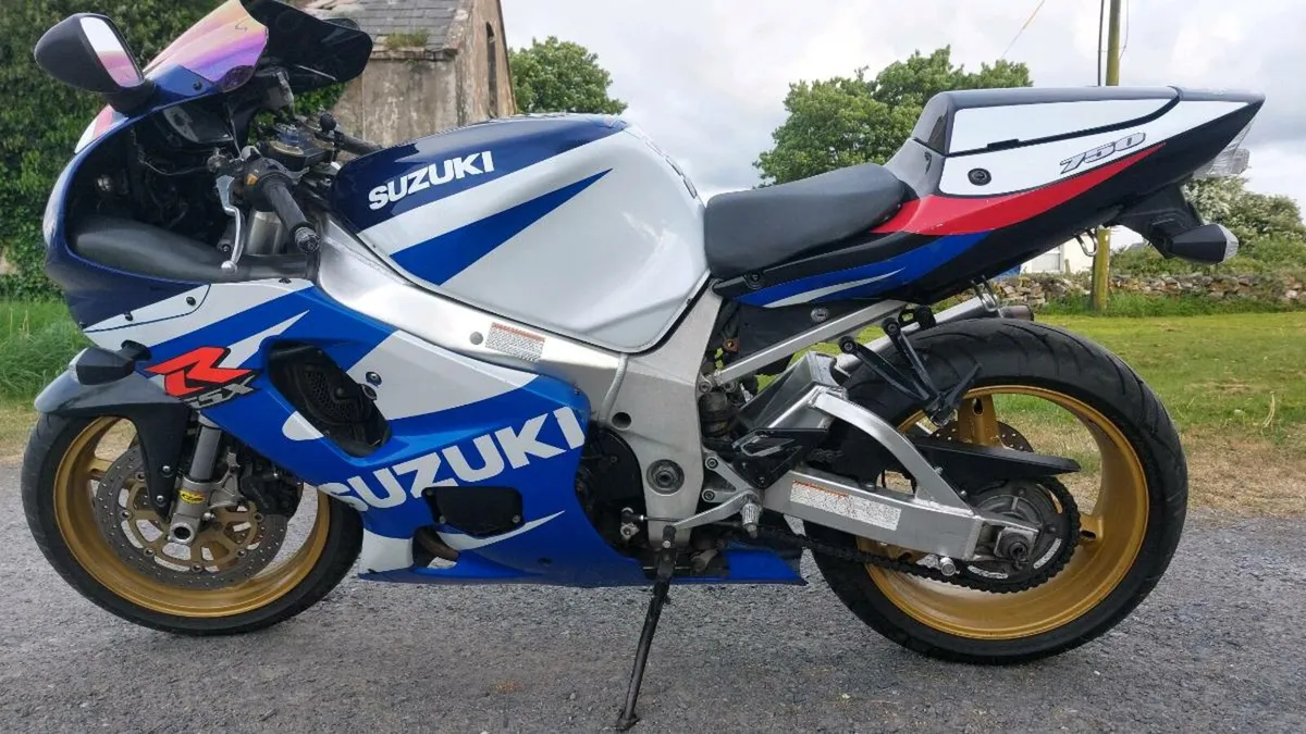Suzuki gsxr k1 750 - Image 1