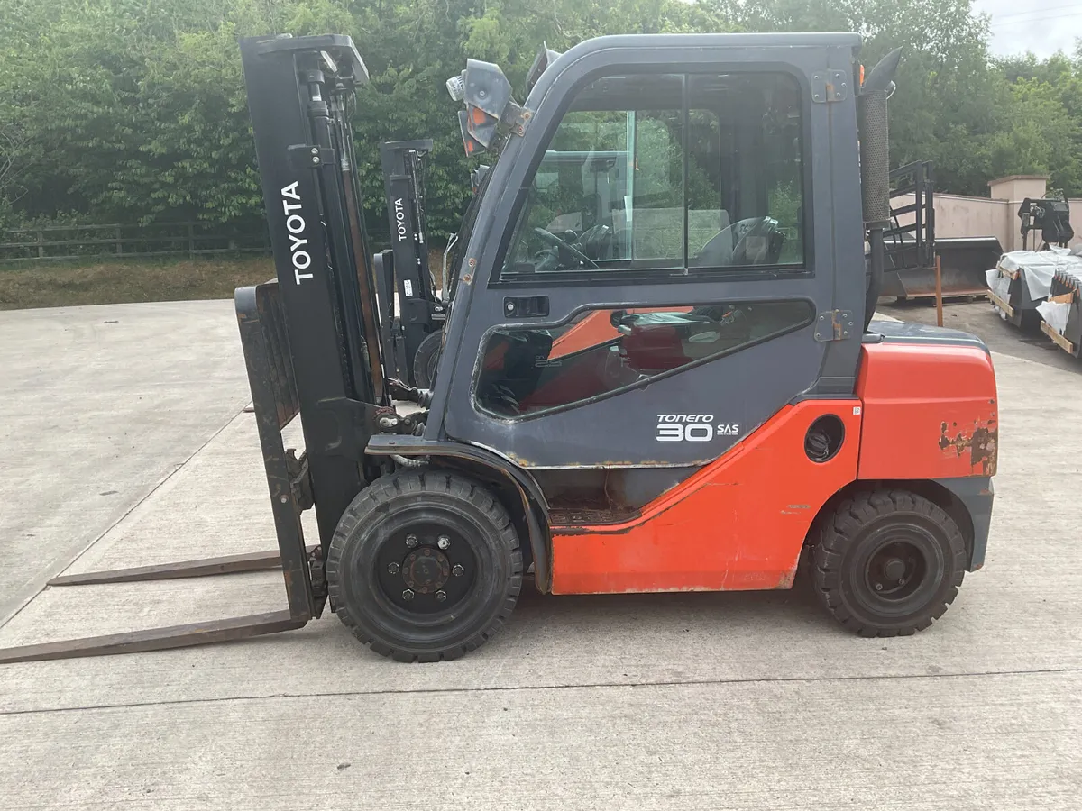 Toyota Forklift 02-8FDF30 - Image 1