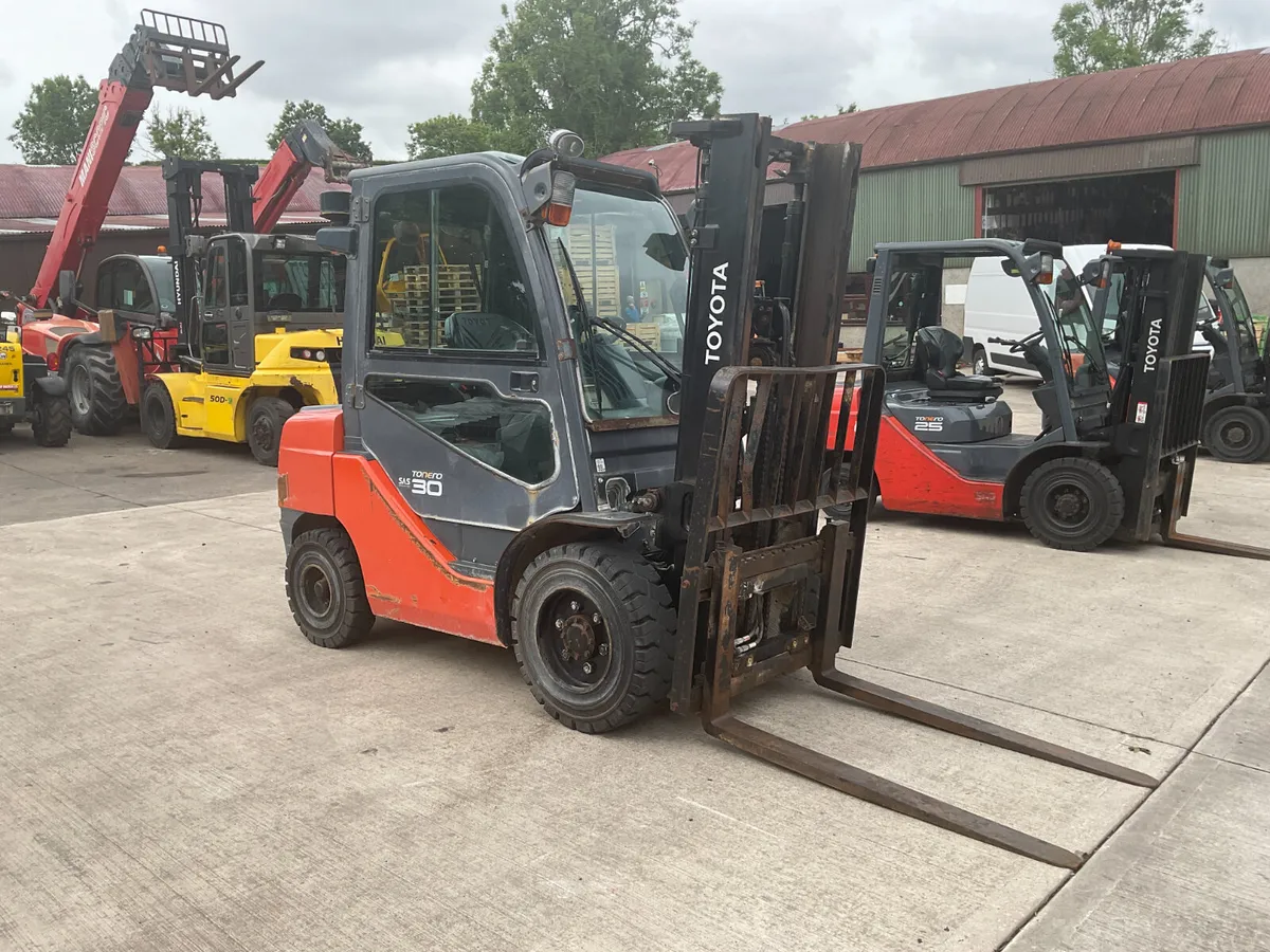 Toyota Forklift 02-8FDF30 - Image 4