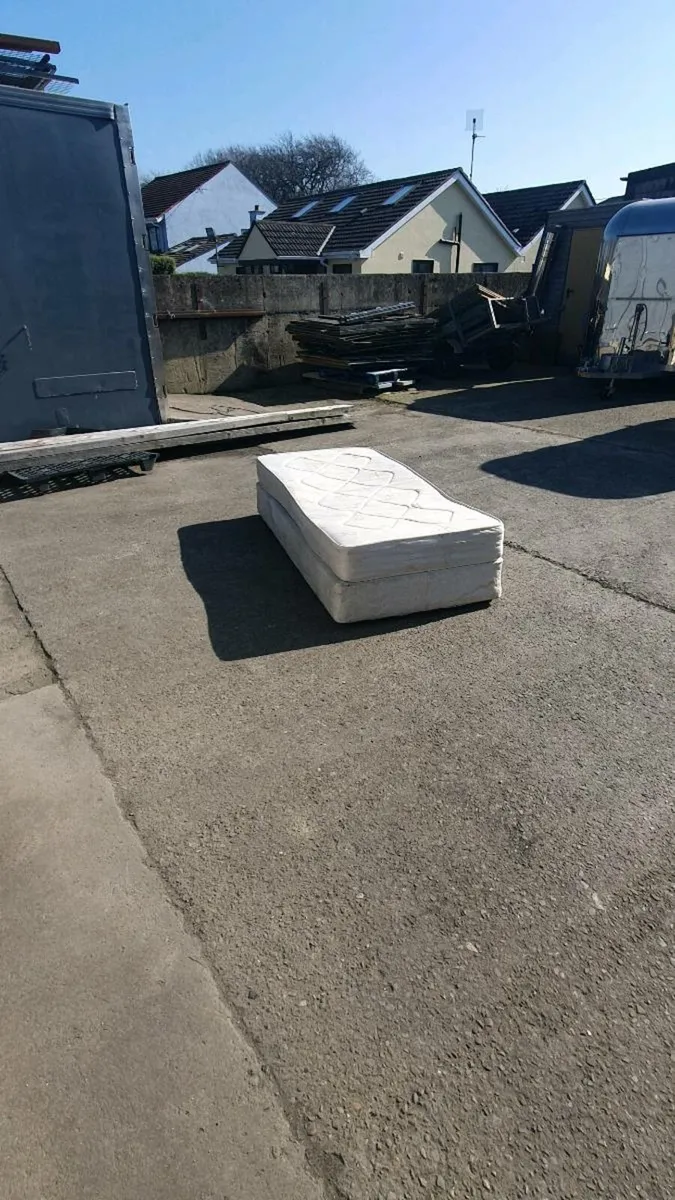 Single Bed - Image 2