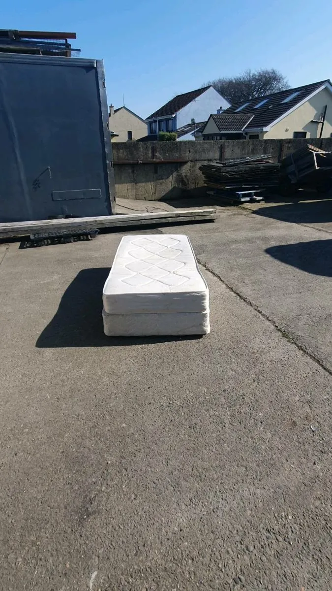 Single Bed - Image 3