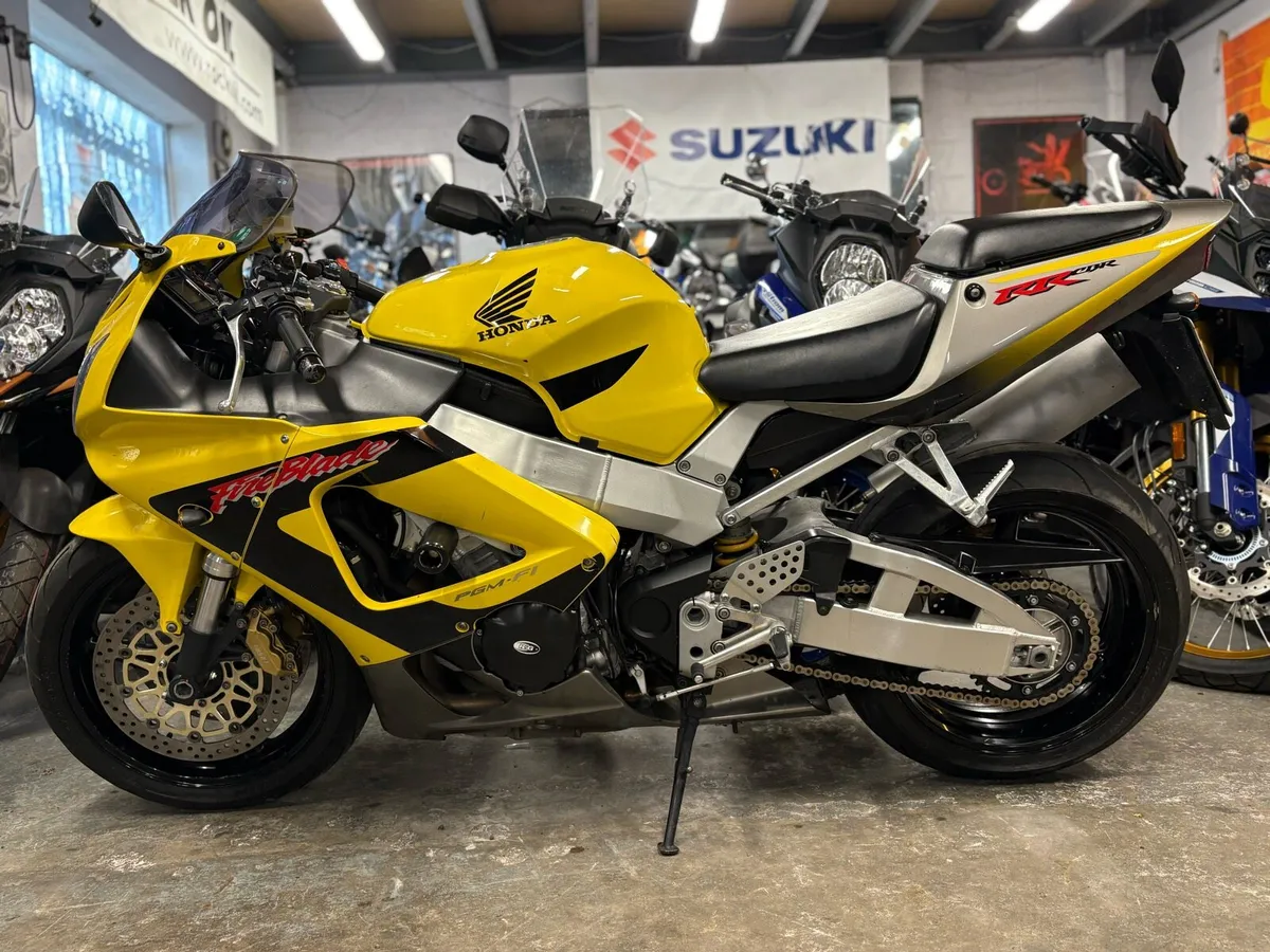 2001 Honda Fireblade CBR929RR. - Image 4