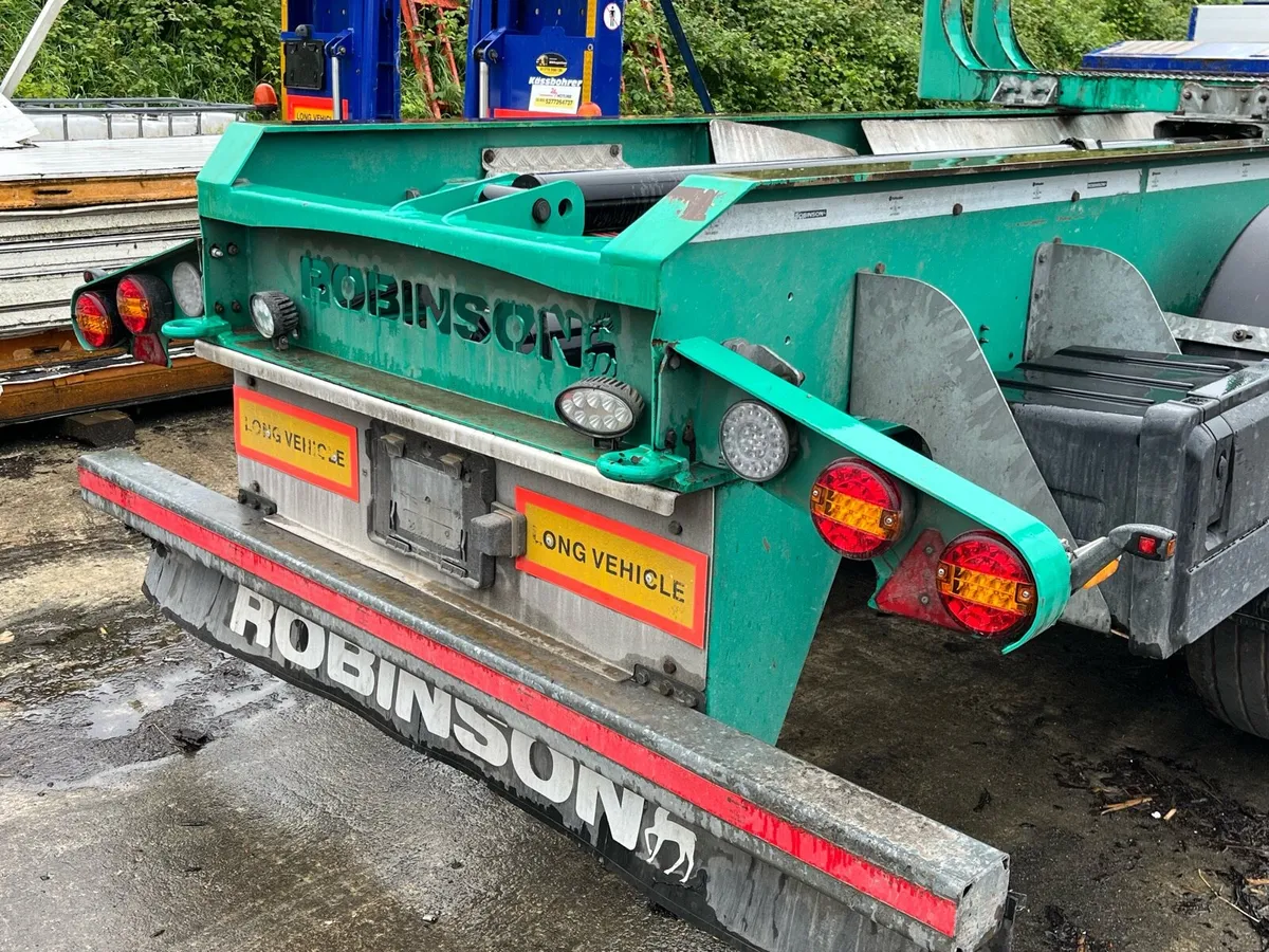 Robinson trailer and crane - Image 3