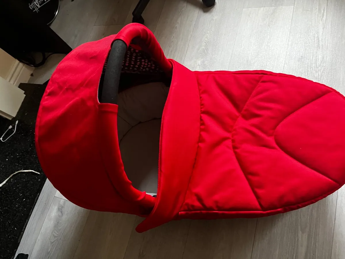 Mamas Papas travel system. - Image 2