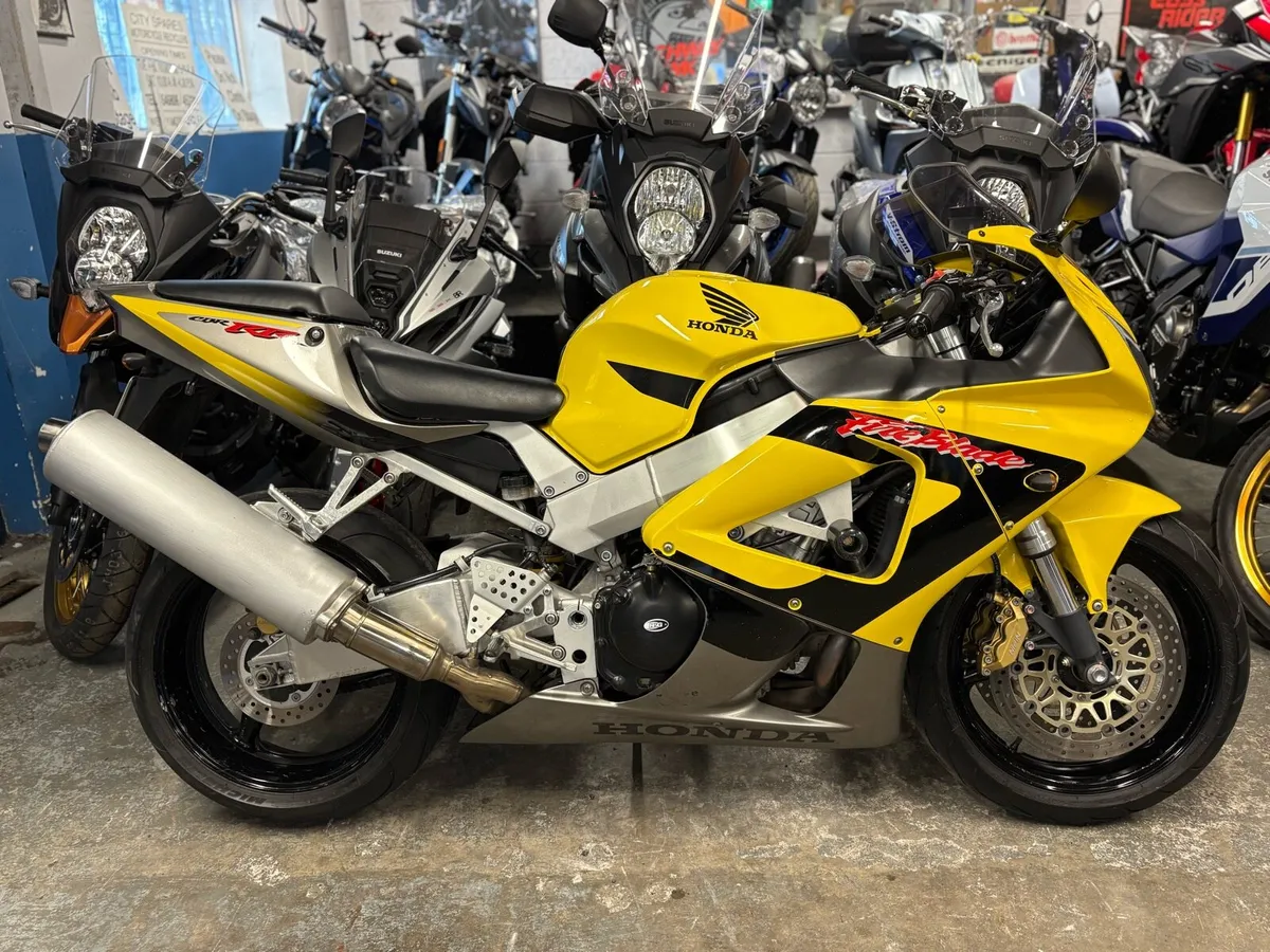 2001 Honda Fireblade CBR929RR. - Image 1