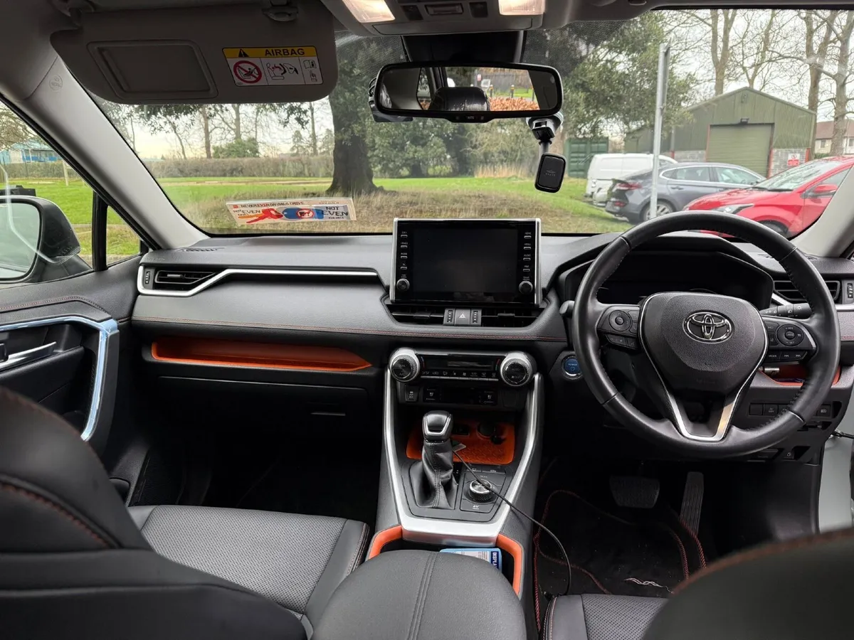 Toyota RAV4 2022 - Image 2