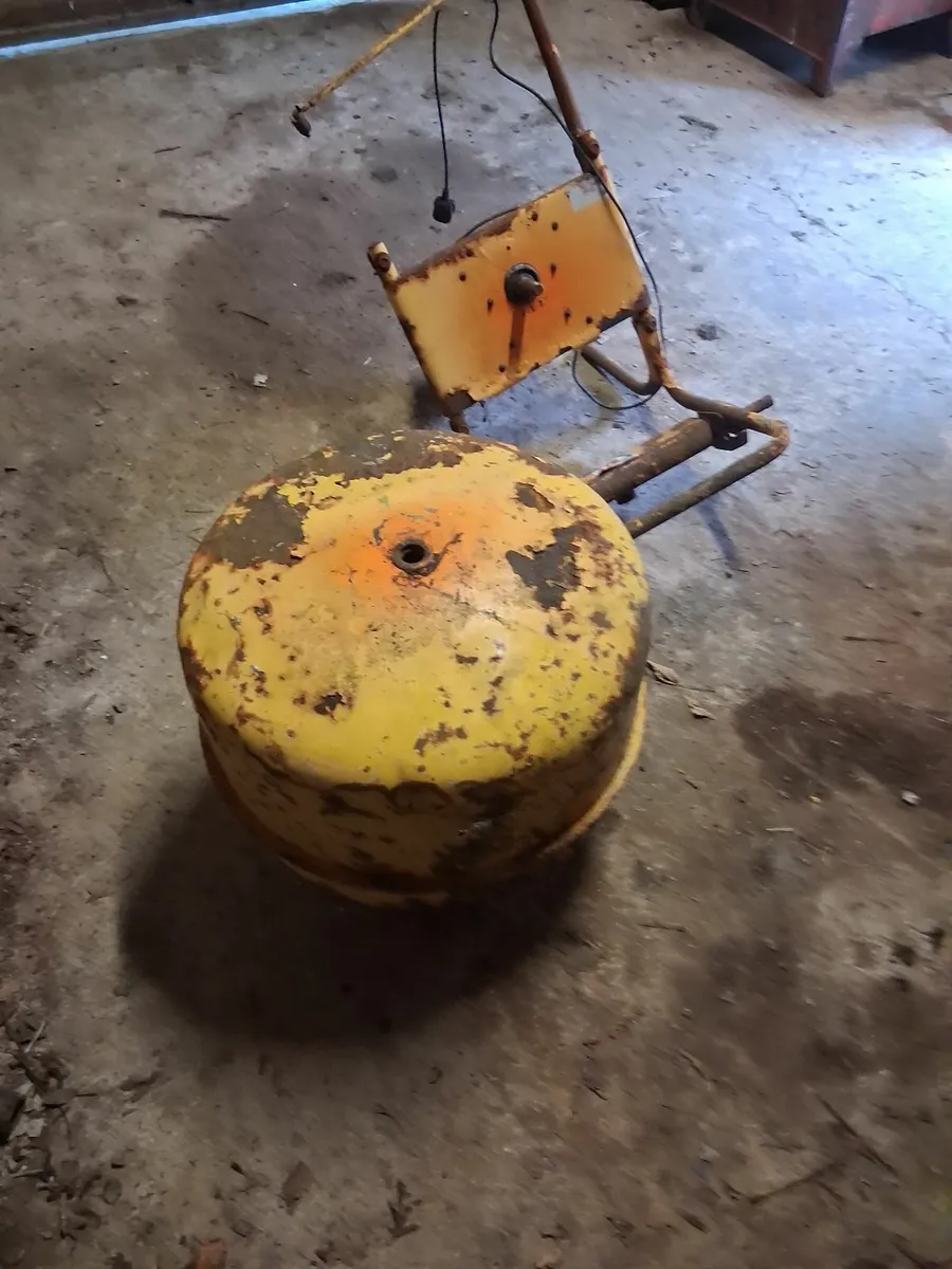 Cement mixer, compressor, other - Image 4