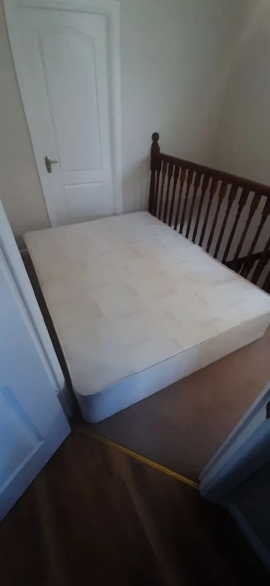 5ft bed base free to a good home - Image 1