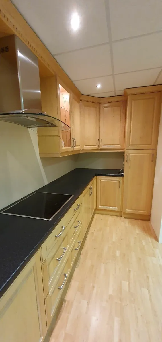 fitted kitchen - Image 2