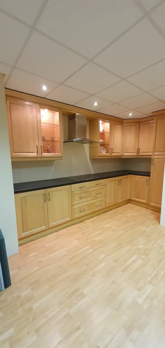 fitted kitchen - Image 3